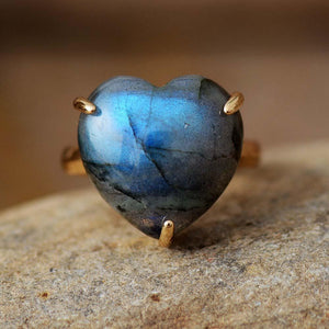 Anello di Guarigione con Pietra a Forma di Cuore